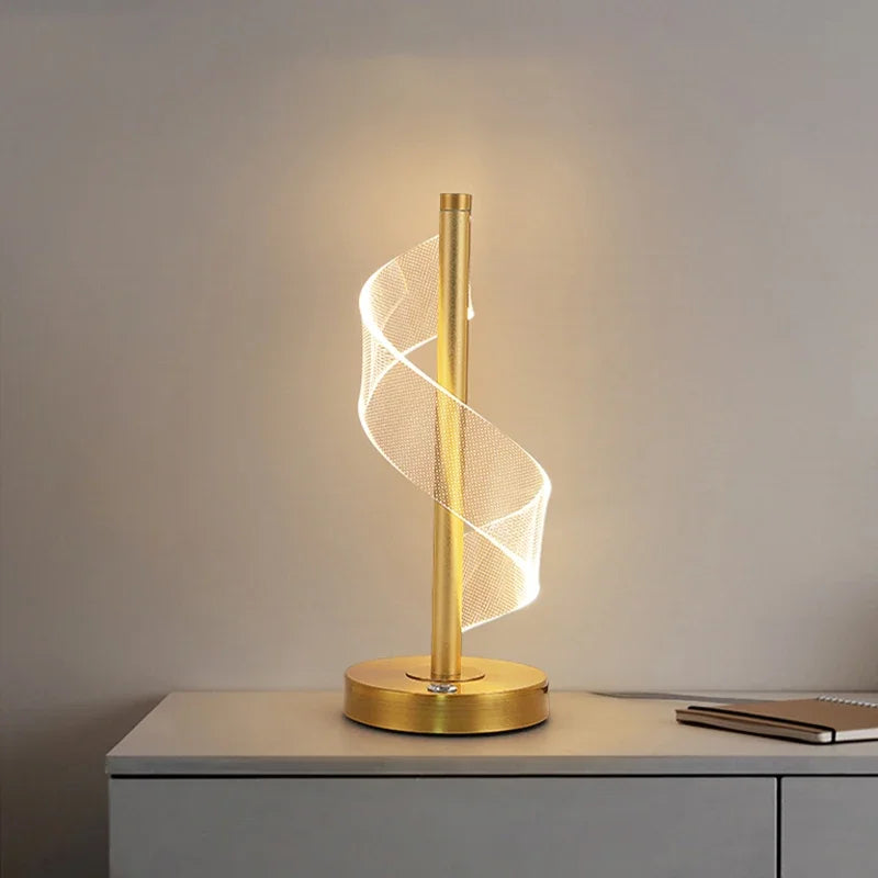 Lampe de Table  Éclat Doré et Design Contemporain - HelioLux